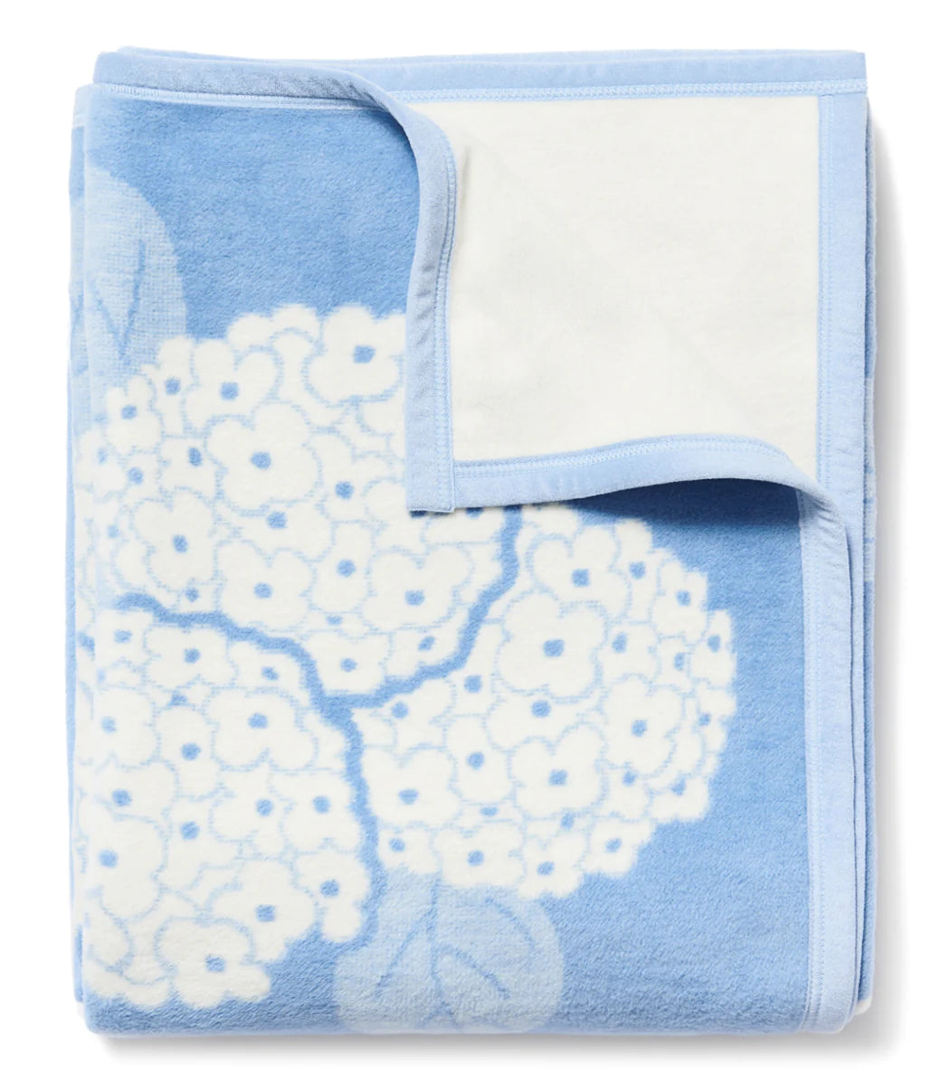 Folded Blue and White Hydrangea Blanket (Large Hydrangea)