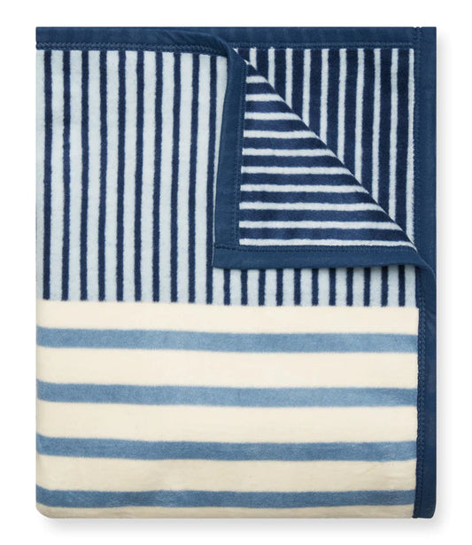 Stripes in Navy, Light Blue and off white.