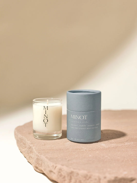 Mini white Minot candle with light blue/ gray case