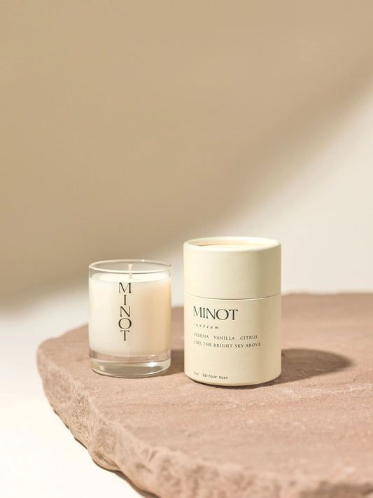 Mini white Minot candle with small white case
